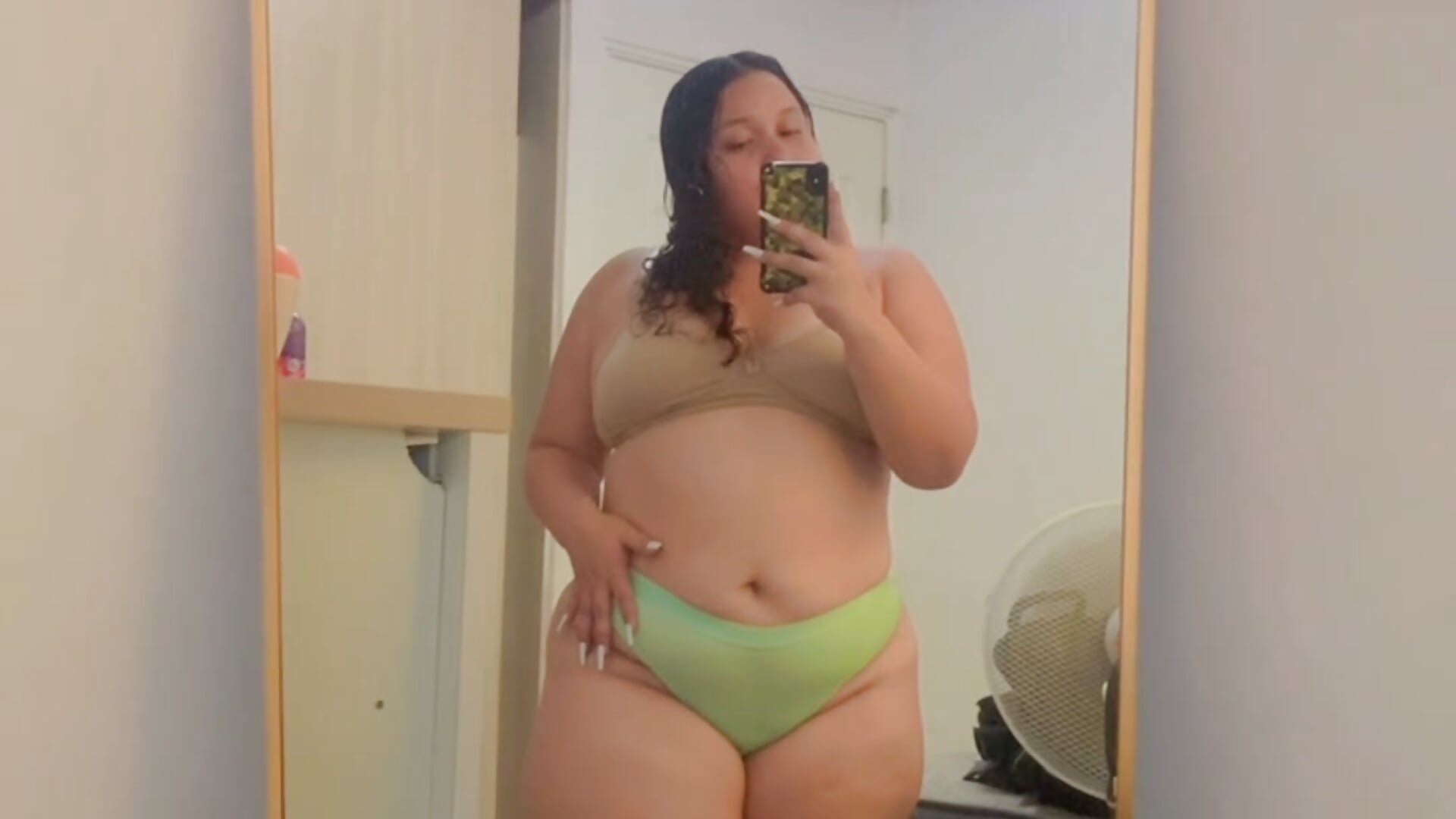 C480E2B3-F9B3-4B2E-A71B-DE6268C9CA36 - Vídeo de Marialae2735, modelo de vídeos