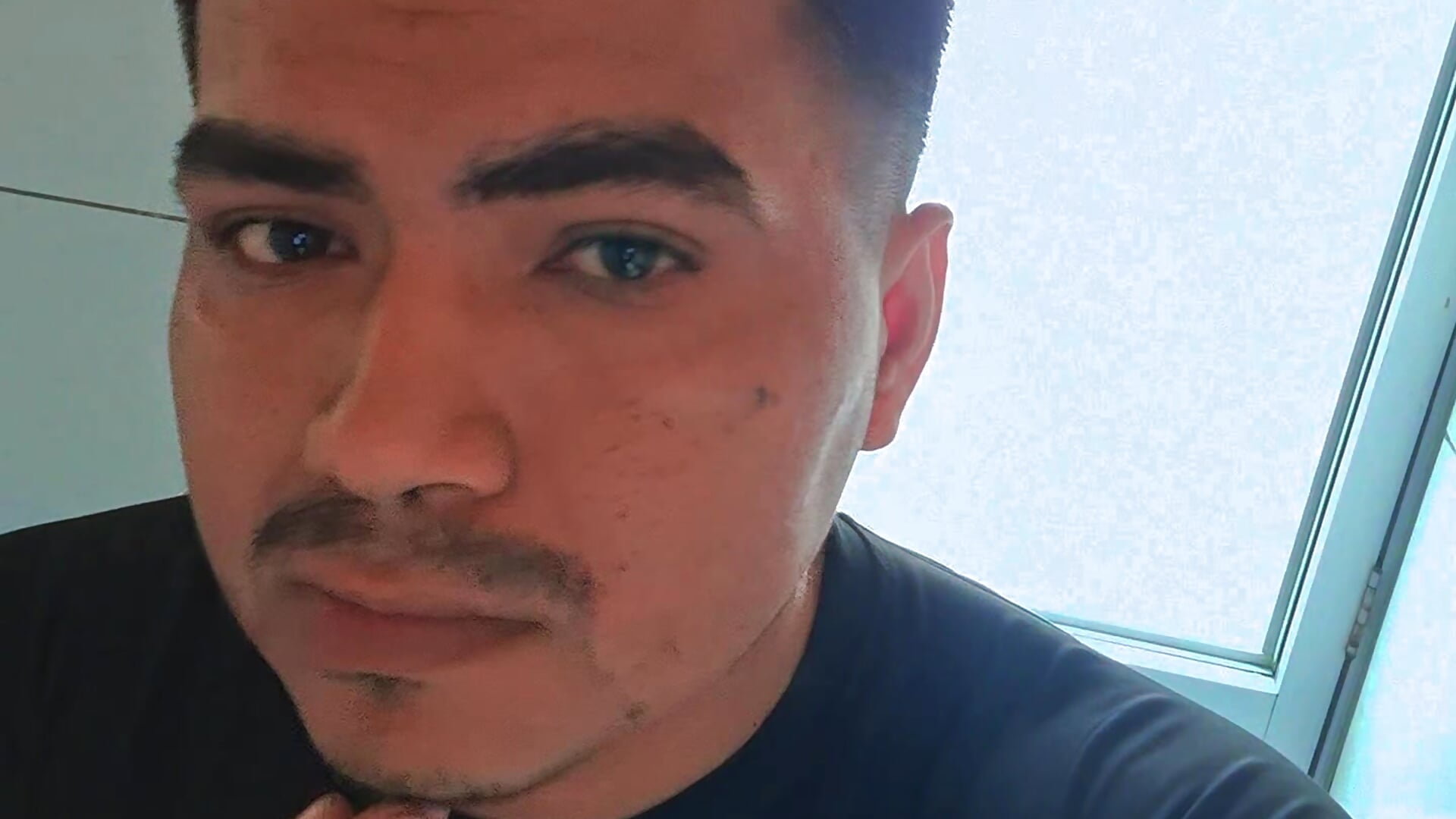 Yopi - clip cu kengus model videochat