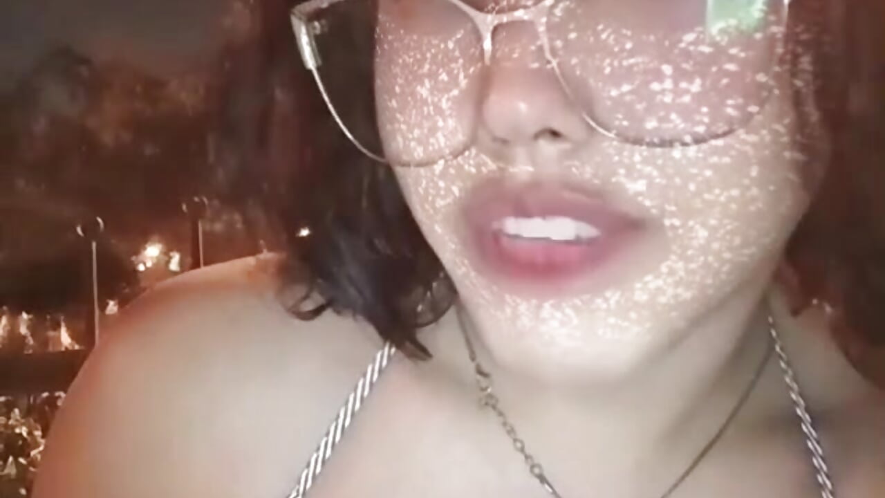 VID-20260410-WA0005 - vídeo de Ameliag12 modelo de câmara