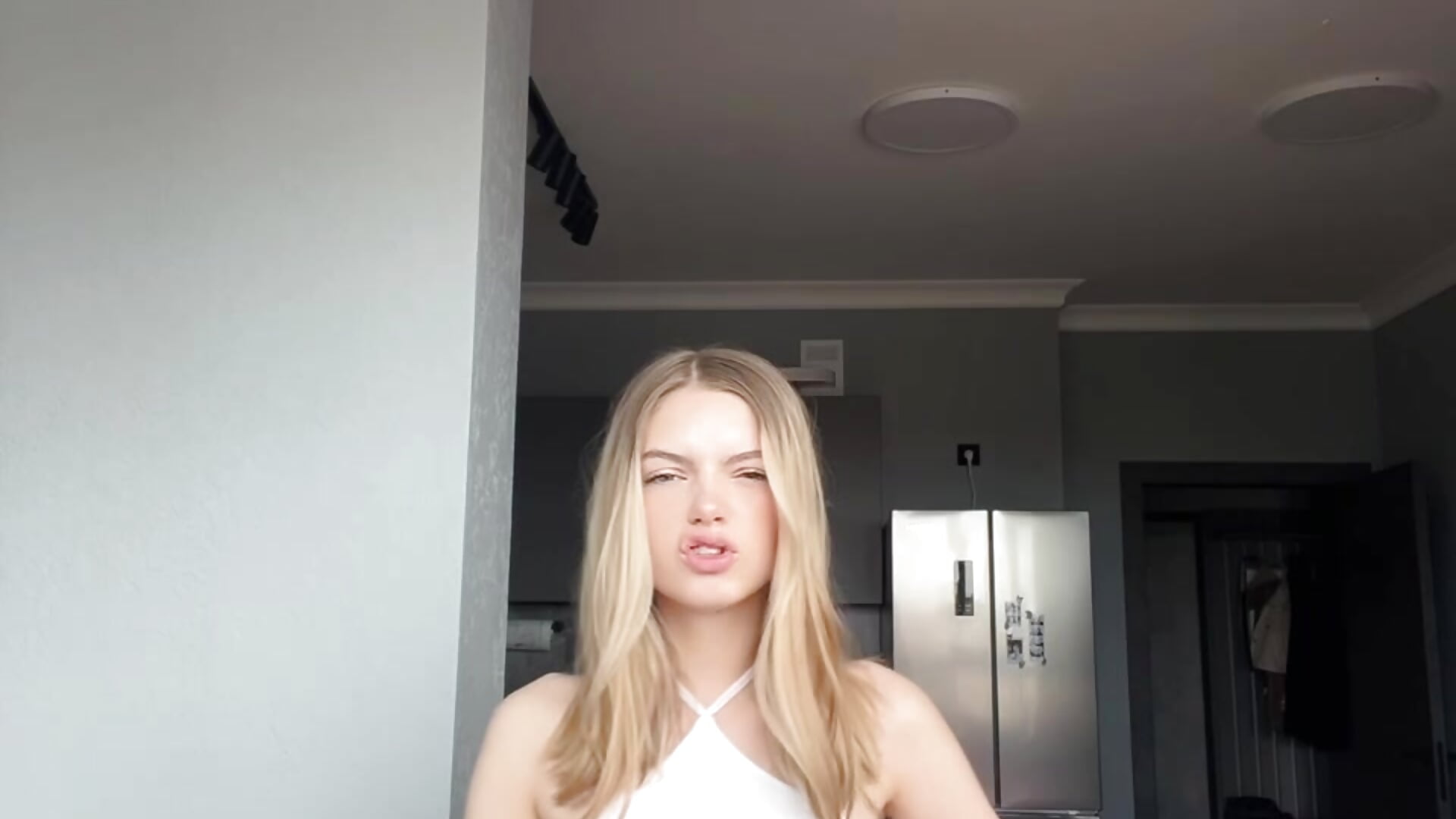 Getting crazy 🤪 - відео від вебкаммоделі lillly_meow_