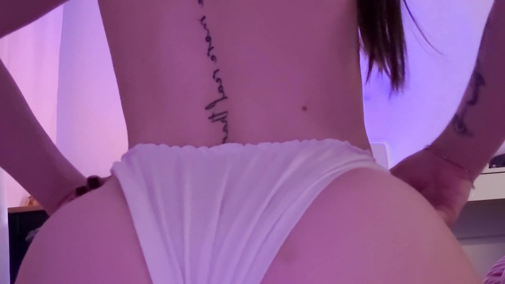 Ass 🍑 - فيديو من lillly_meow_ موديل الكام