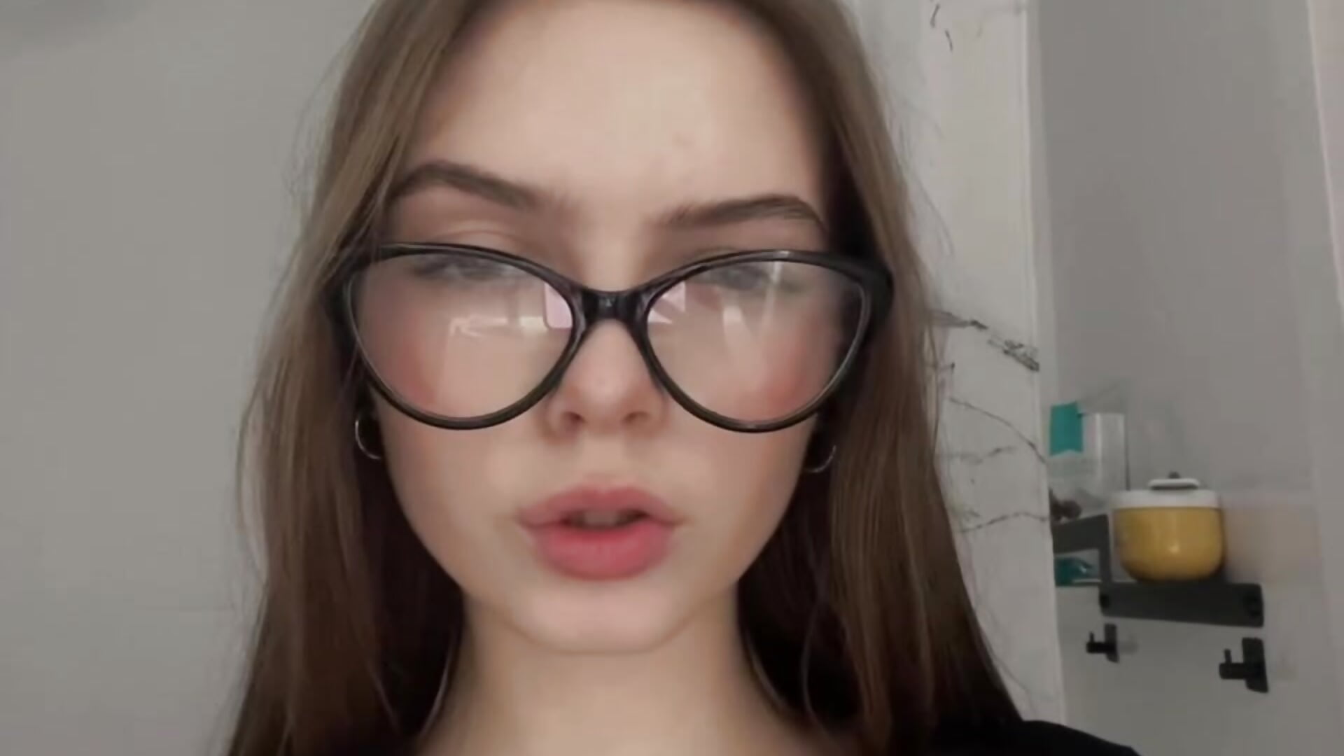 Should i make more videos like this ? 🤔 waiting for your comment - відео від вебкаммоделі lillly_meow_