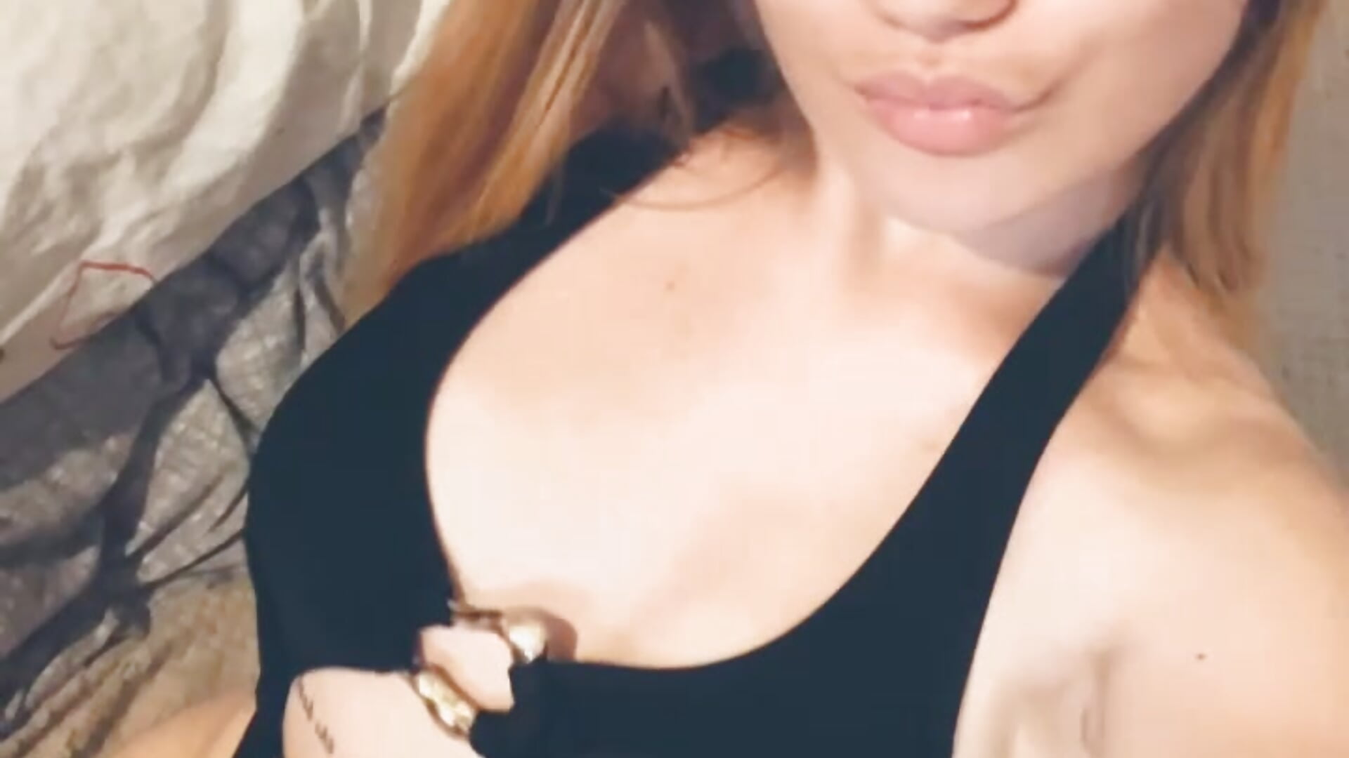 A73ABCDE-17F5-4C20-B392-51189DB6F506 - video van ViktoriSagi cam-model