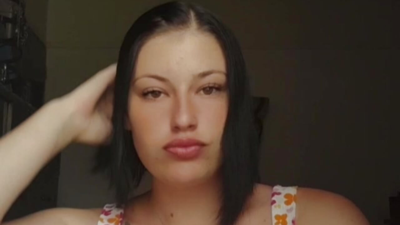 2025-05-10-174455207 - video by Hildaqii cam model