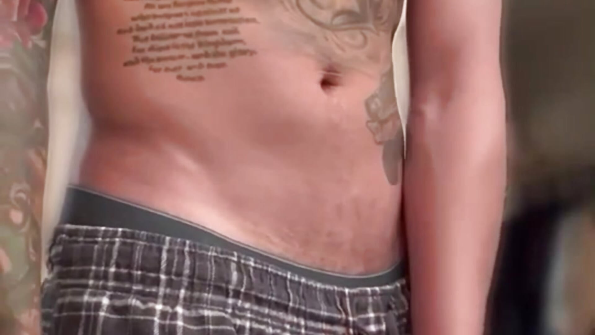 video-output-9D1F3C70-4850-4942-9E91-E1A68A4696F9-1 – video modela na kameri Woody_and_Jessie