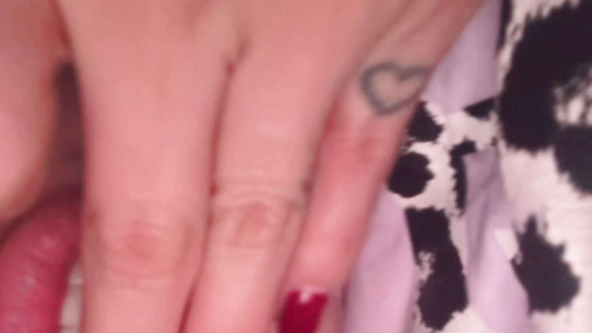 Tocándome la Conchita amor 👅❤️‍🔥 - video by kayladolli