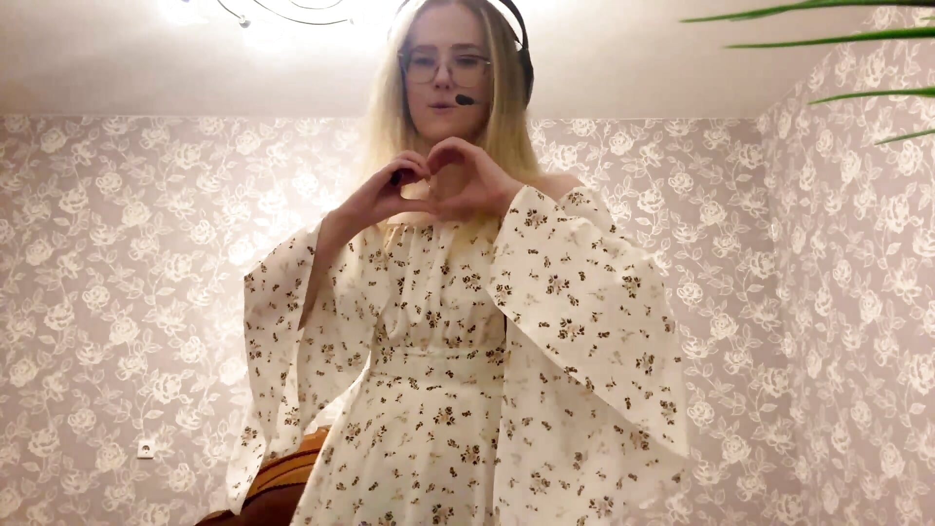 I love the dress with flowers and you) - video by ElmiraGildea cam model