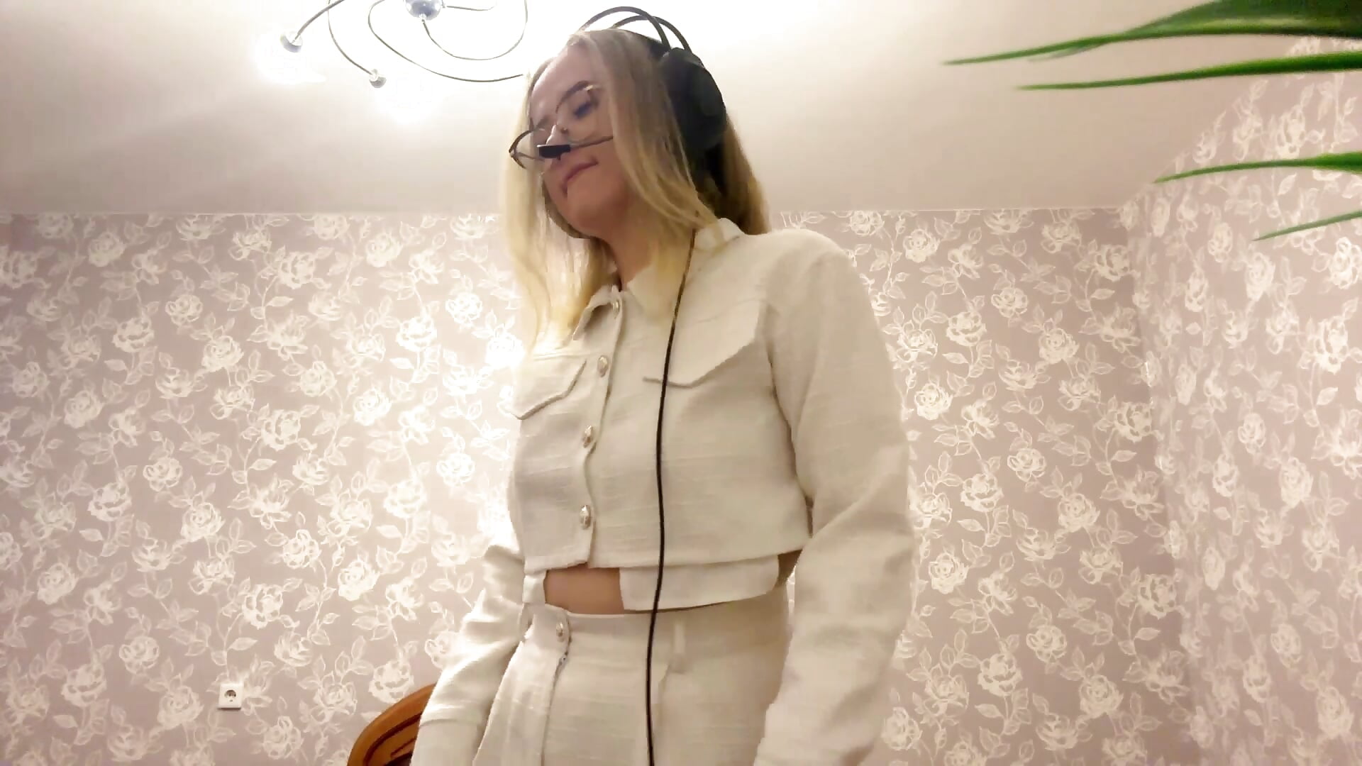 I have a lot of beautiful outfits for you) - video by ElmiraGildea cam model