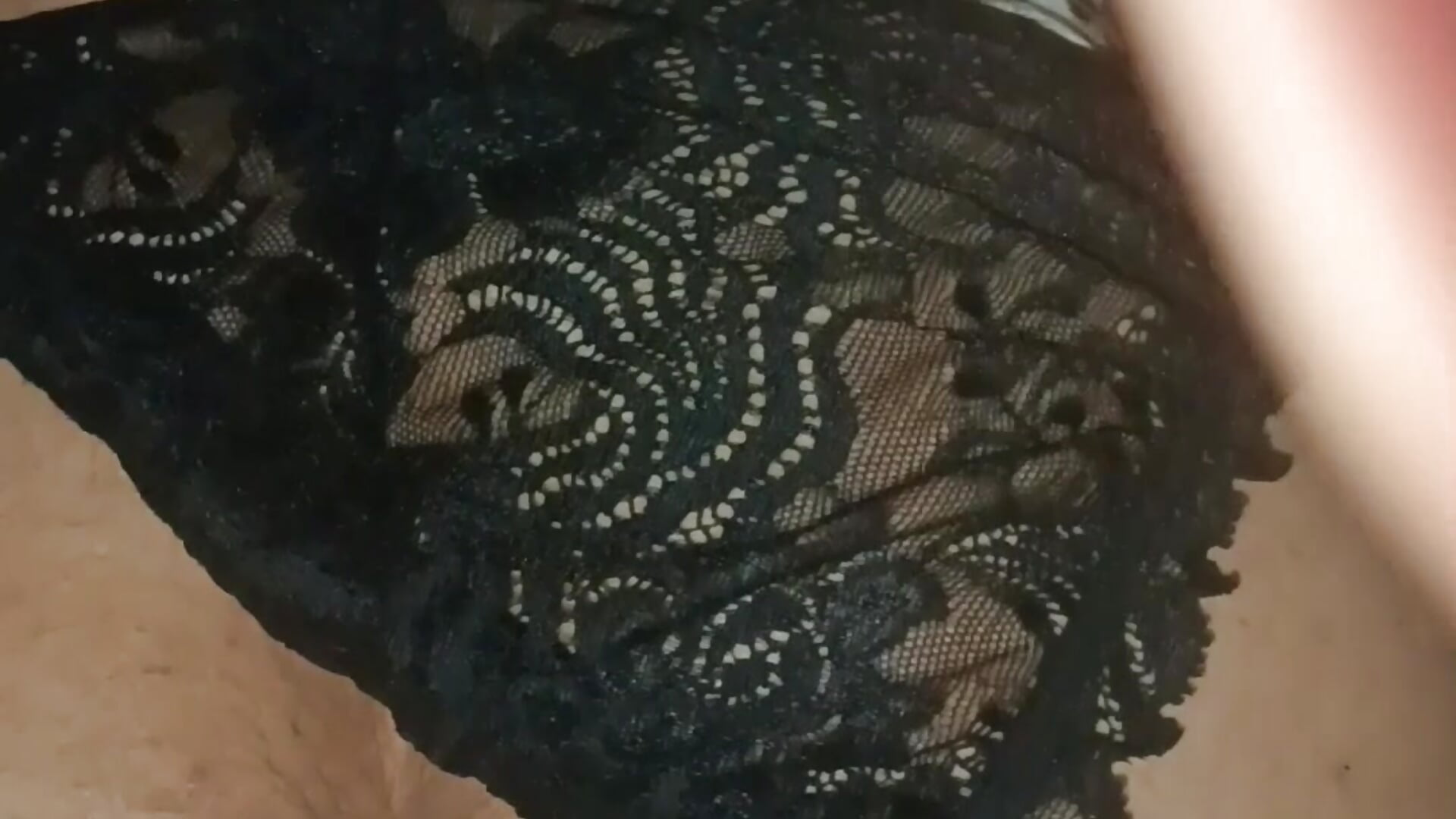 1000007477 - Tinaki_cross 캠 모델의 동영상