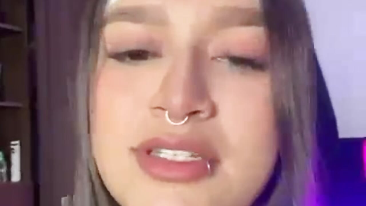 Unlocked - วิดีโอโดย Ravencroxx โมเดลแคม