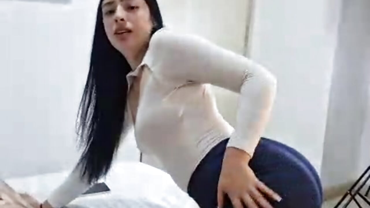 Make that ass sound — filmik Ashly_bloom_, modela(-lki) na kamerkach