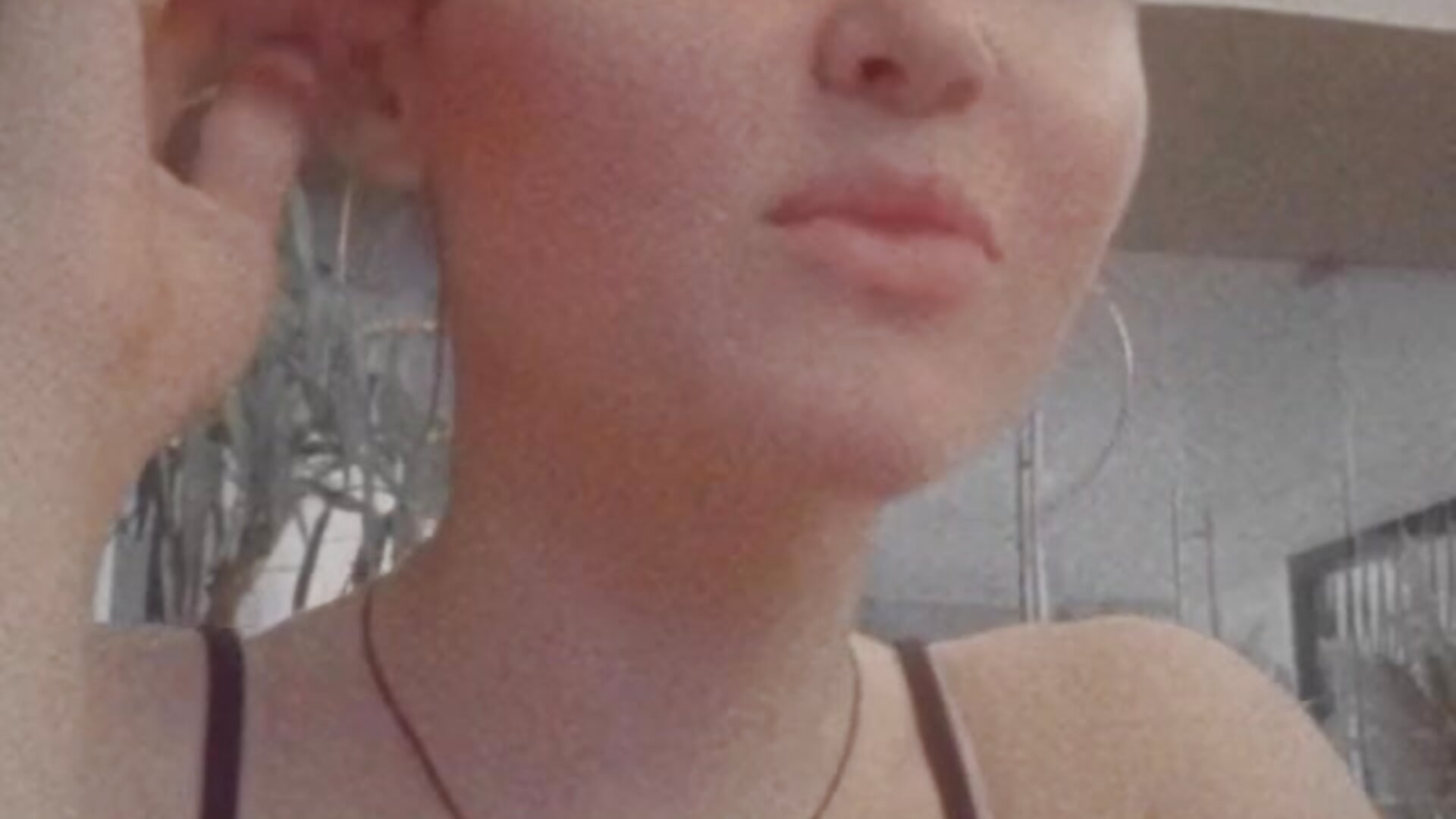 Cleavage tease - Video von SandraBrawn1 Cam-Model