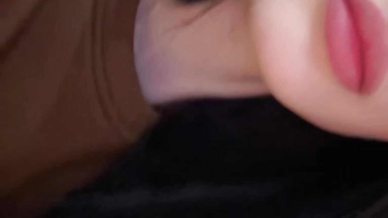 my lips💋 - video by vika_emil cam model