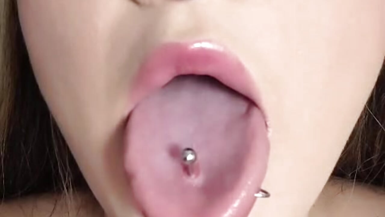 Know my piercing — filmik __MeganMY, modela(-lki) na kamerkach