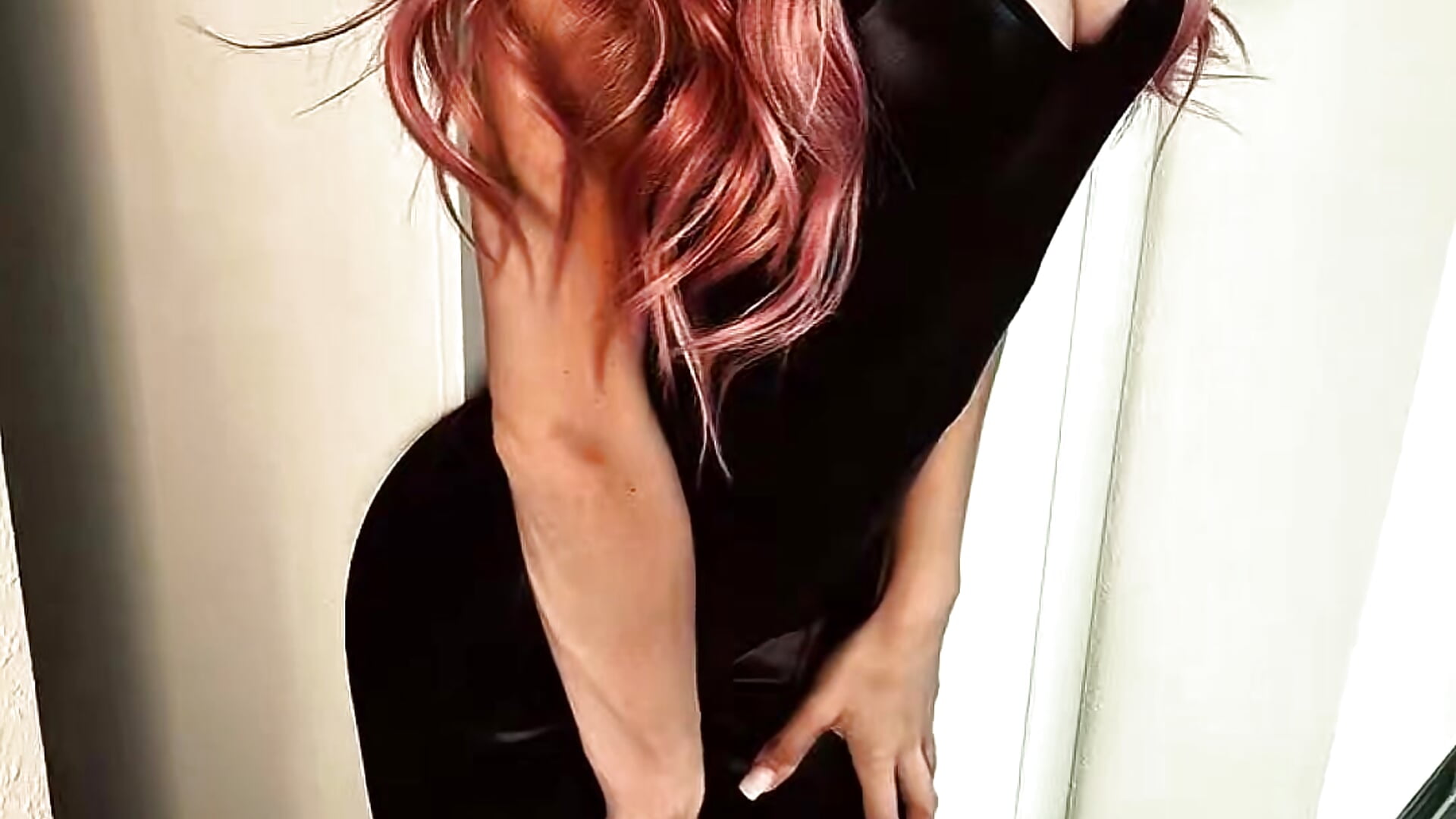 Sie ist ne b*tch und sie weiß es auch… - video di me_private_dd modella di cam