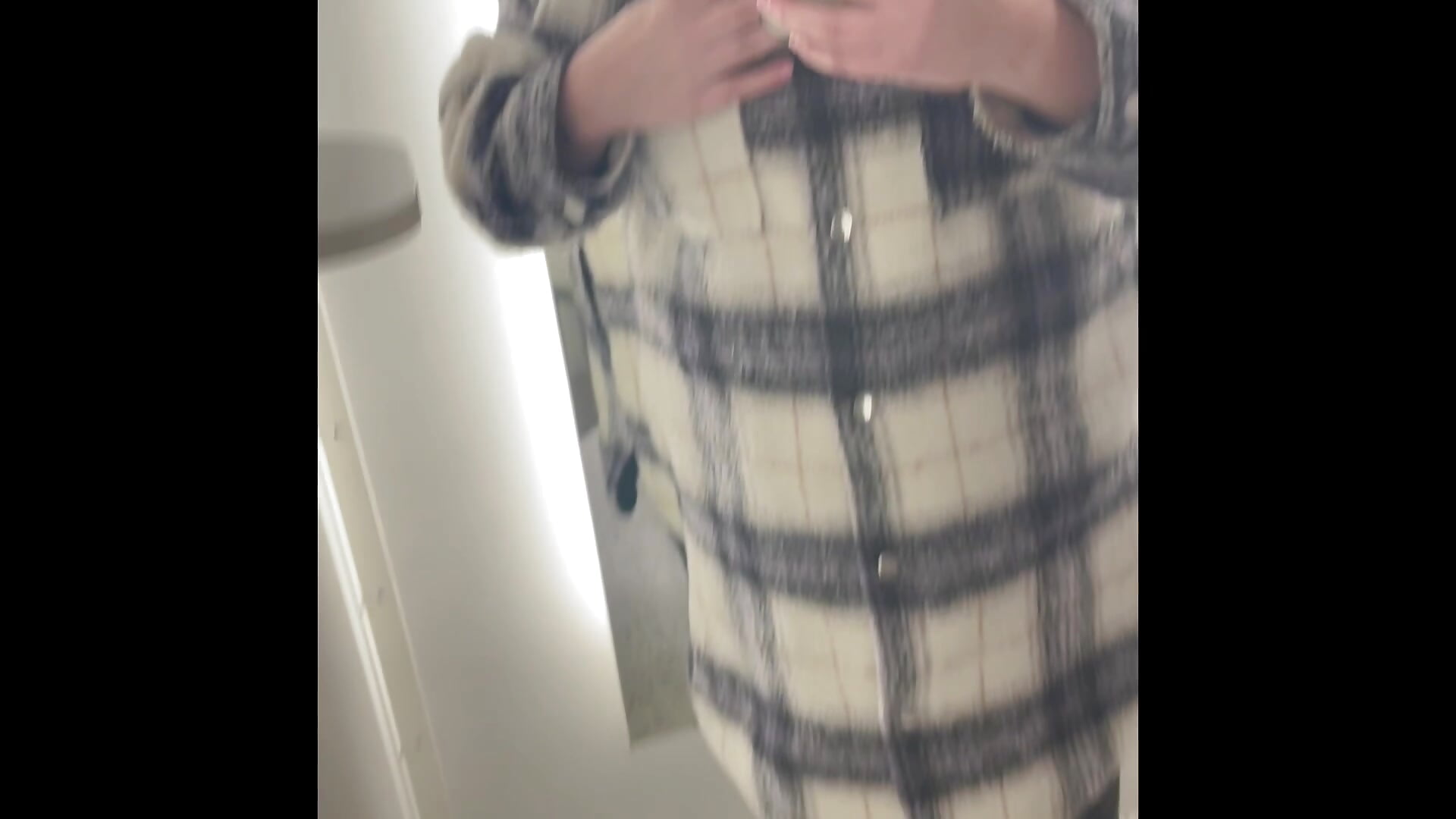 Masturbating in a fittingroom🙈😘💋 - video av monalisahot112 cam-modell