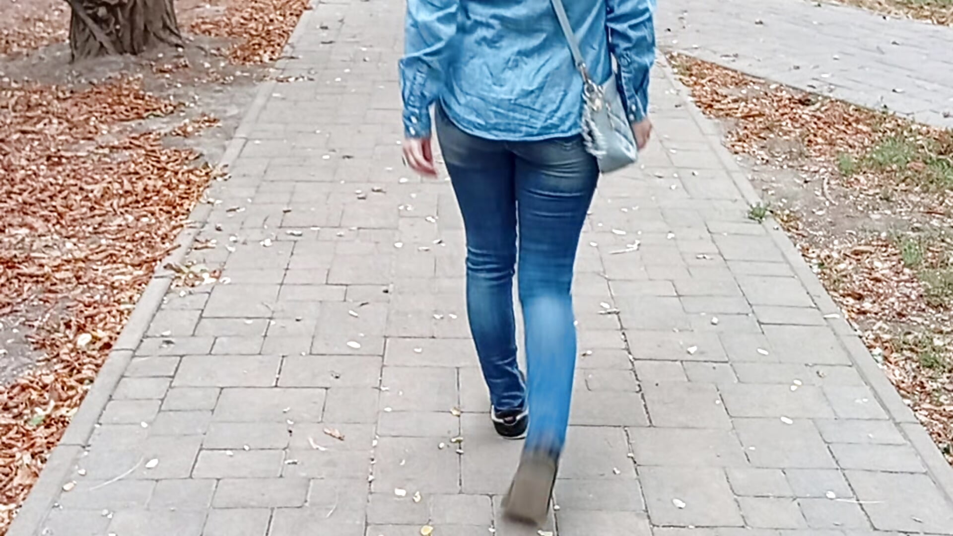 Just me 🩵💙 - video di Merenset_ modella di cam