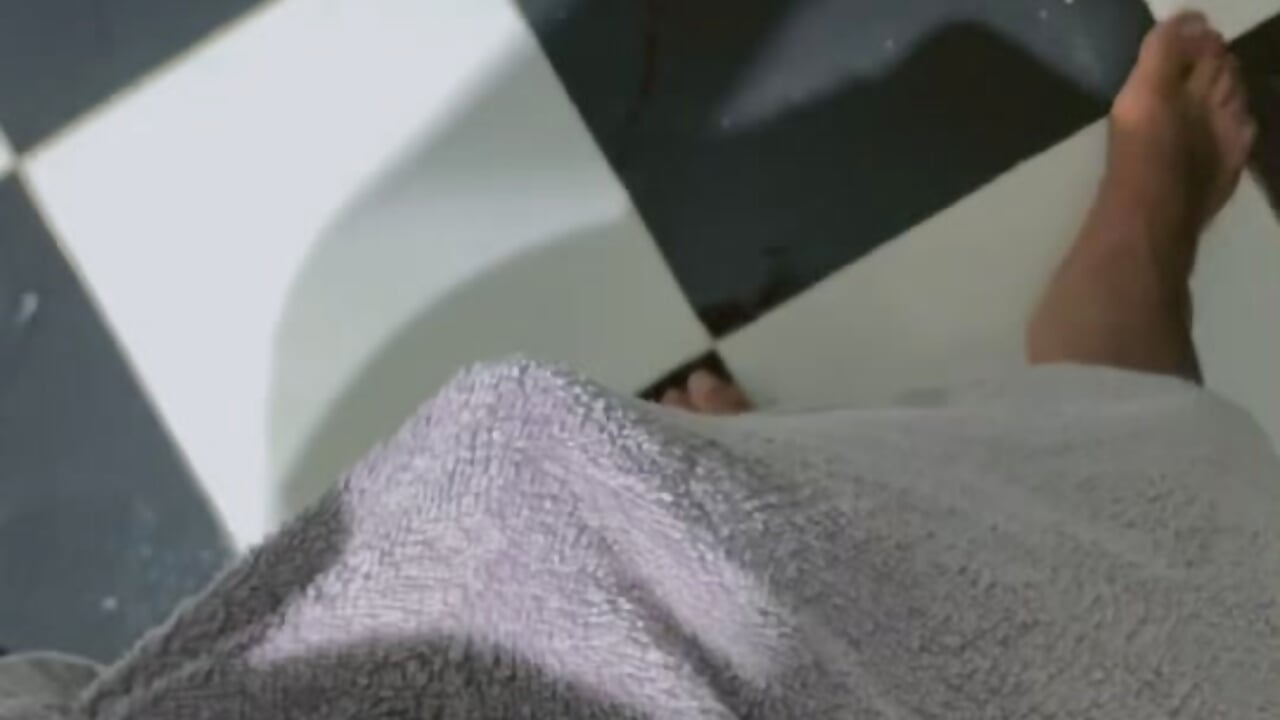 Back shower 🫠 - itssamy主播的视频