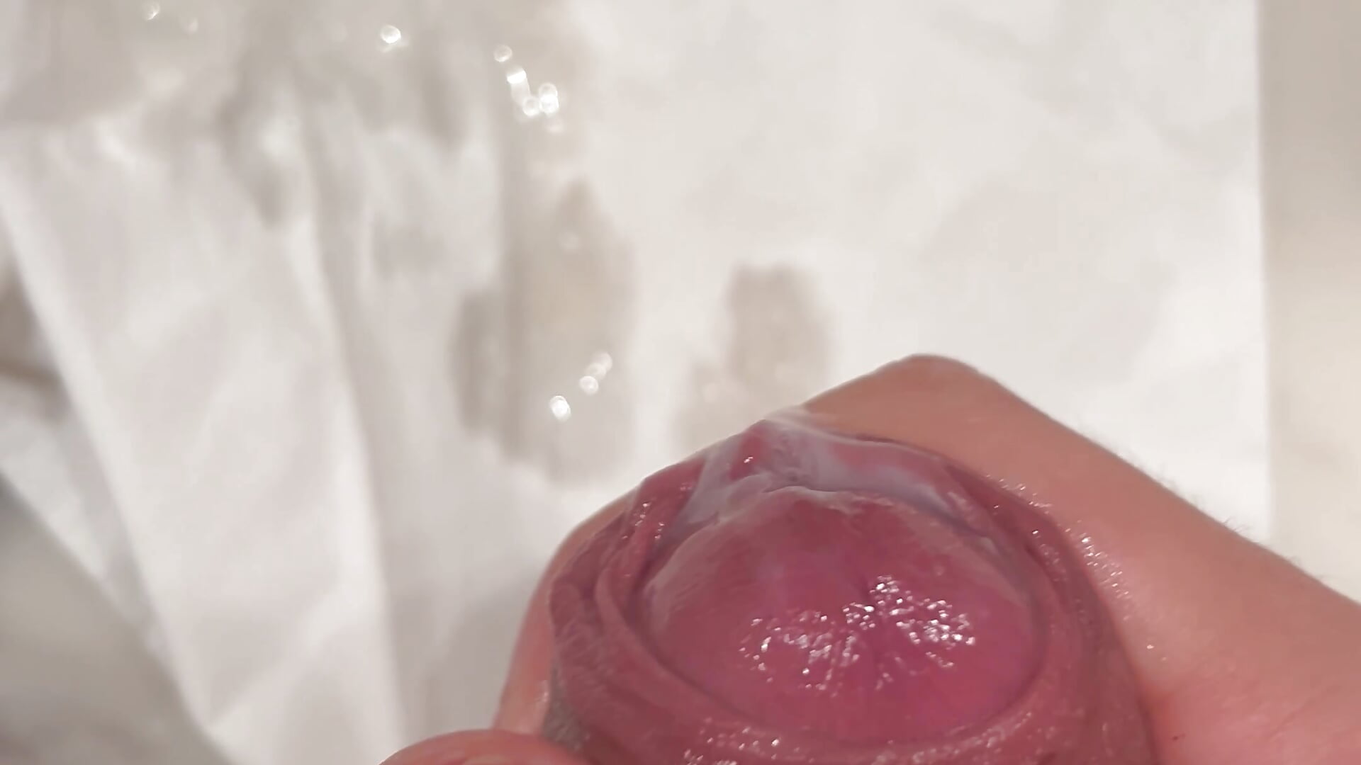 Pre-cum + grosse éjaculation 😈🔥