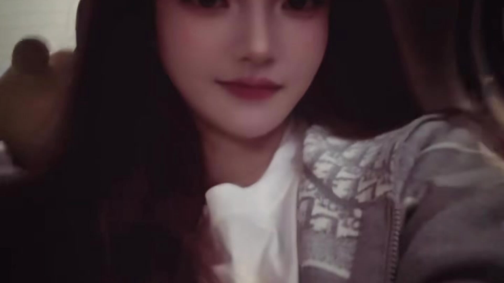 cfc0b8f7cd167d549464fd17f0391c2c - video van Laking-188 cam-model