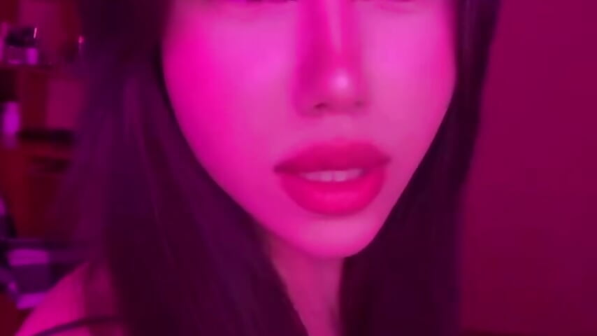 me – video od webkamerové modelky MagicalBabe