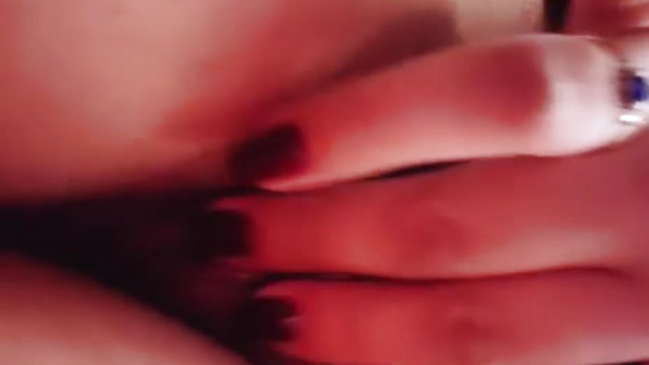 Pussy on the plane. - video oleh model kamera SilvyDiamond