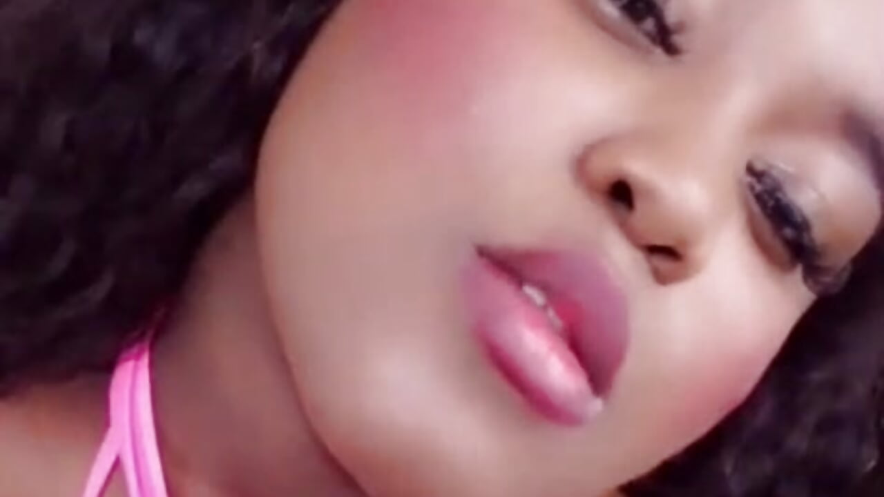 mm do you like? – video od webkamerové modelky VIOLETA_BIGBOOBS_25