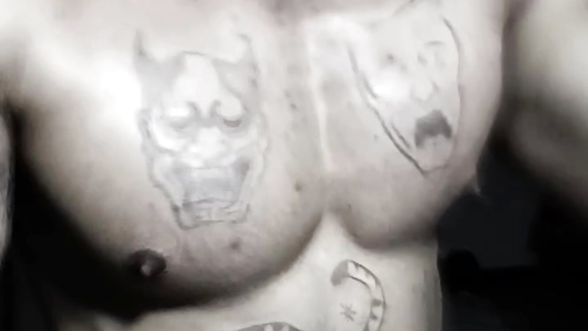 Hard abs lol - video by daamonxxx19_ cam model