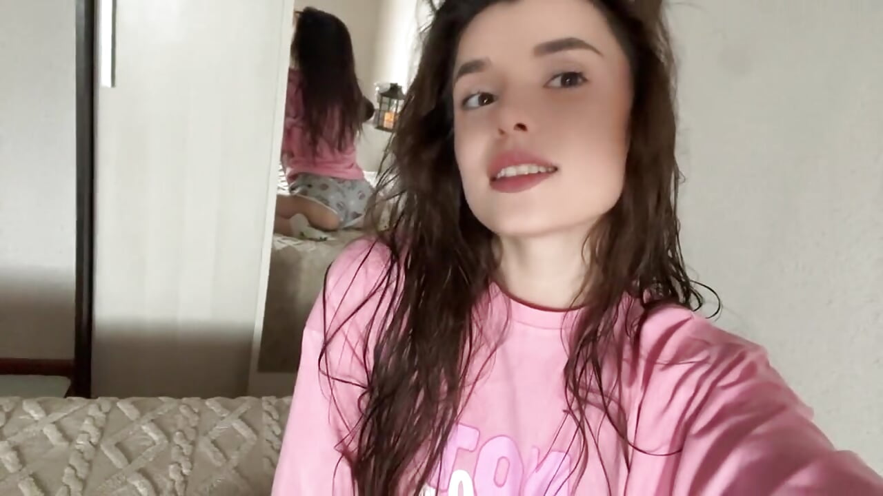 After the shower - vídeo de la modelo de cam H4naFit