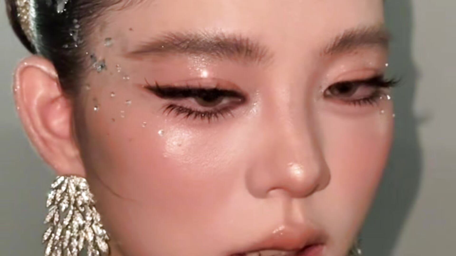 b9f287cf0f13661cade5a32ef01b9a32 - 視頻由 yizhixiaolulu 主播提供