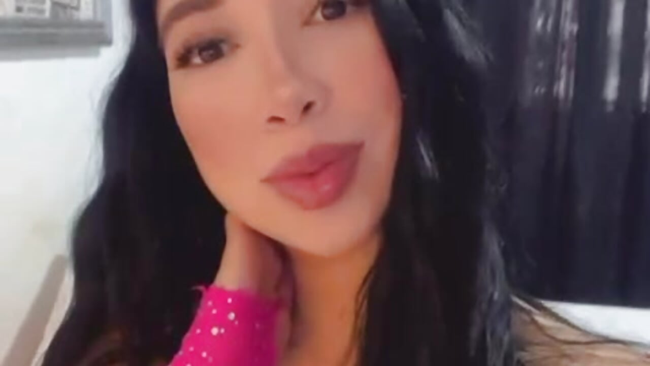 profile-intro-video-1775484502 - วิดีโอโดย lala_ink_ โมเดลแคม