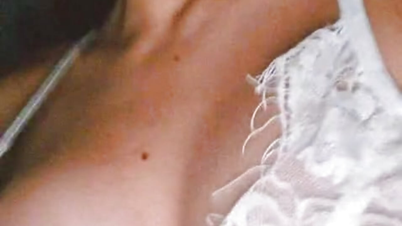 Elegance with a dangerous touch 😈 - video oleh Celeste222_ kamera model