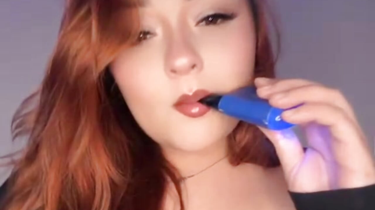 kiss 😘 - Vídeo de ziara_white, modelo de vídeos