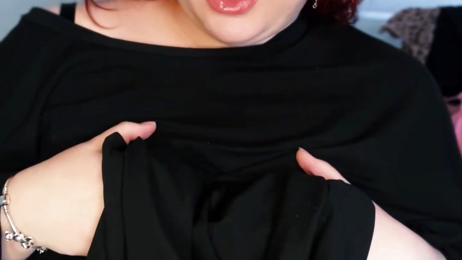 My naked tits - video của người mẫu cam BelladonnaRed