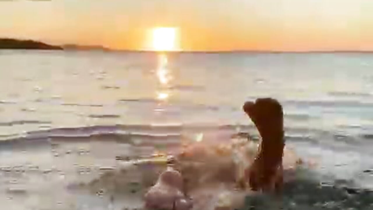 let's go swimming - video oleh model kamera Natthalia