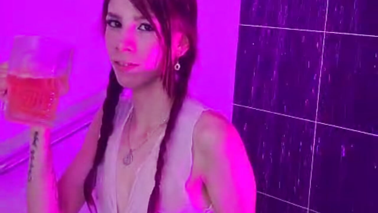 💋 Desire begins with a little provocation… and this photo is just the beginning. 🔥 – видео вебкам-модели VaaleeryMoon