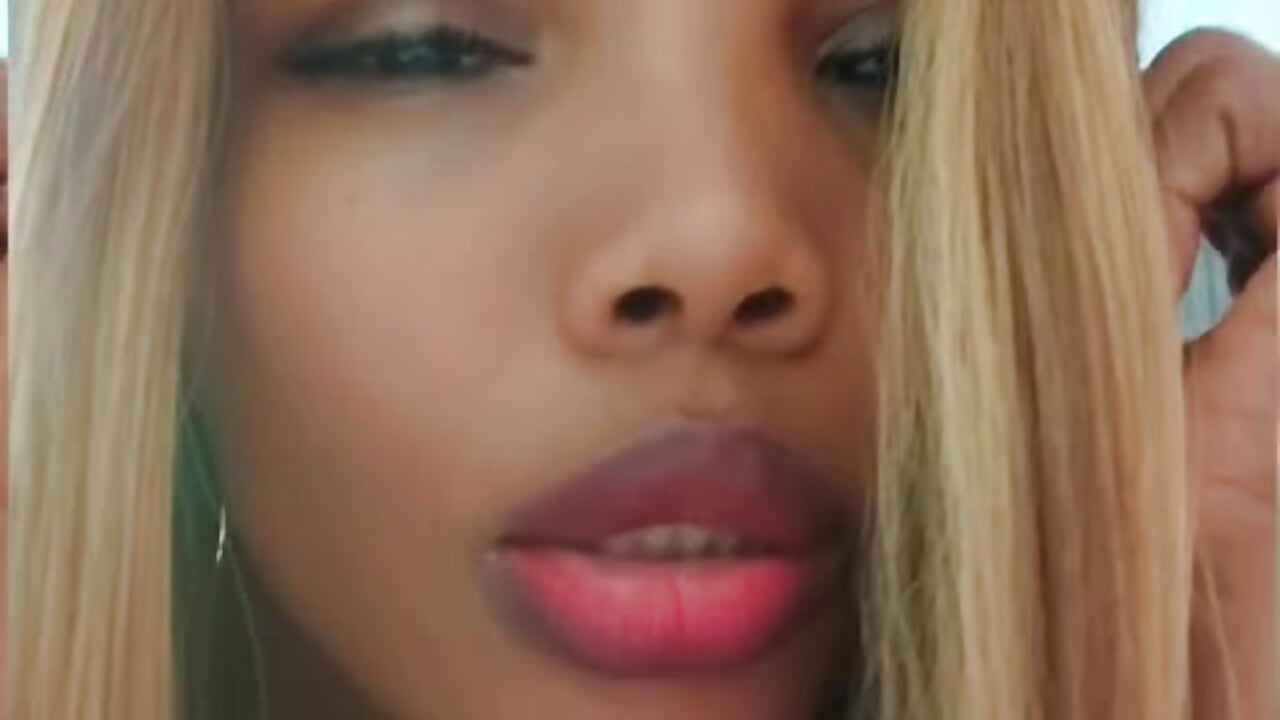 I have big lips, where do you want me to use them? - vídeo de dakhota__35 modelo de câmara