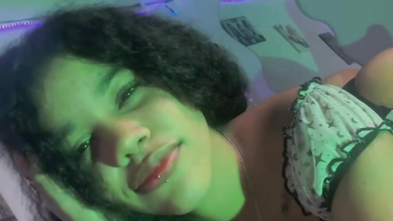 165863 - video by Charly18_ cam model