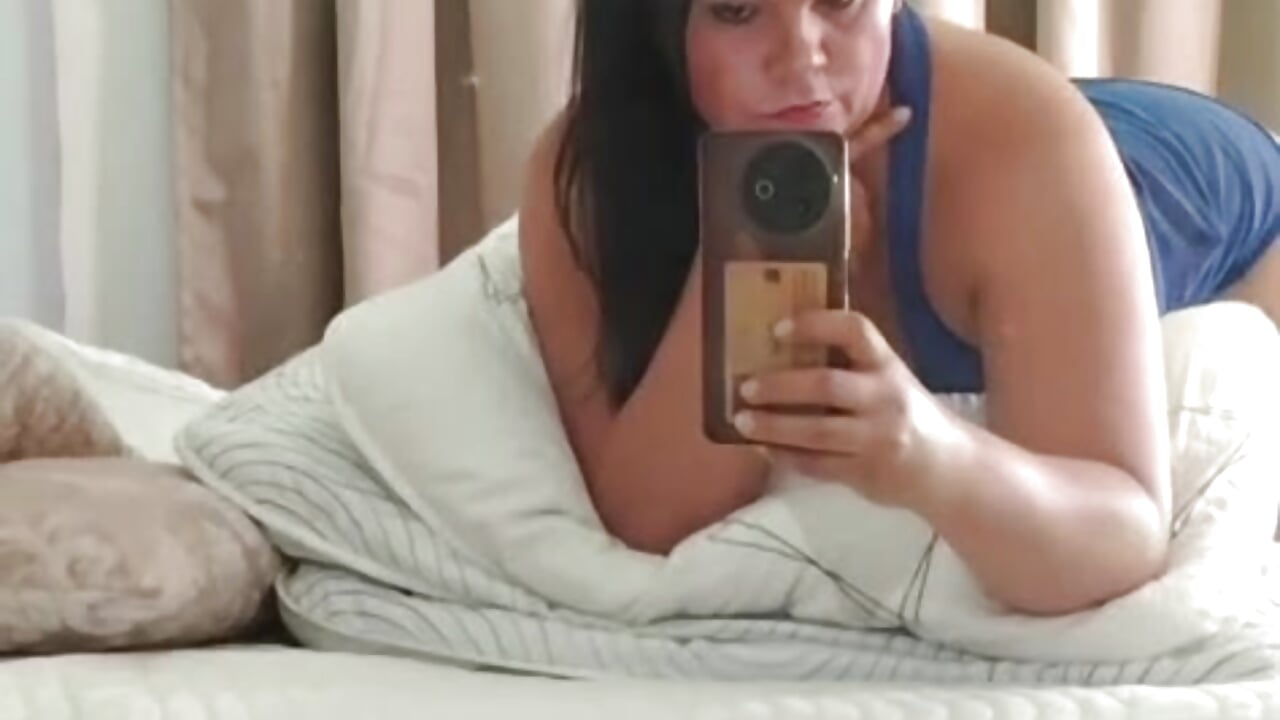 Come to bed with me♥ - video by Celestte_w cam model