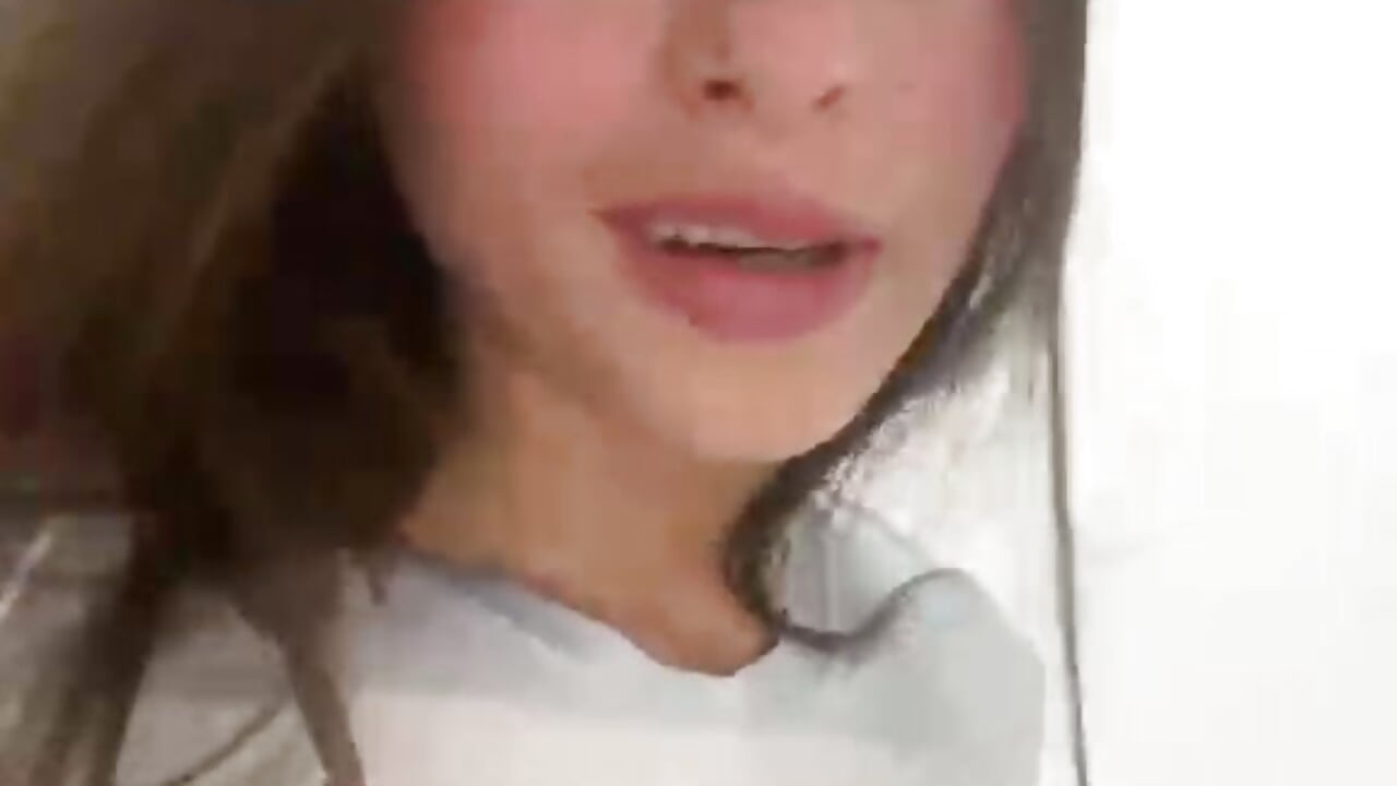 😘 - video by bombom_fox cam model