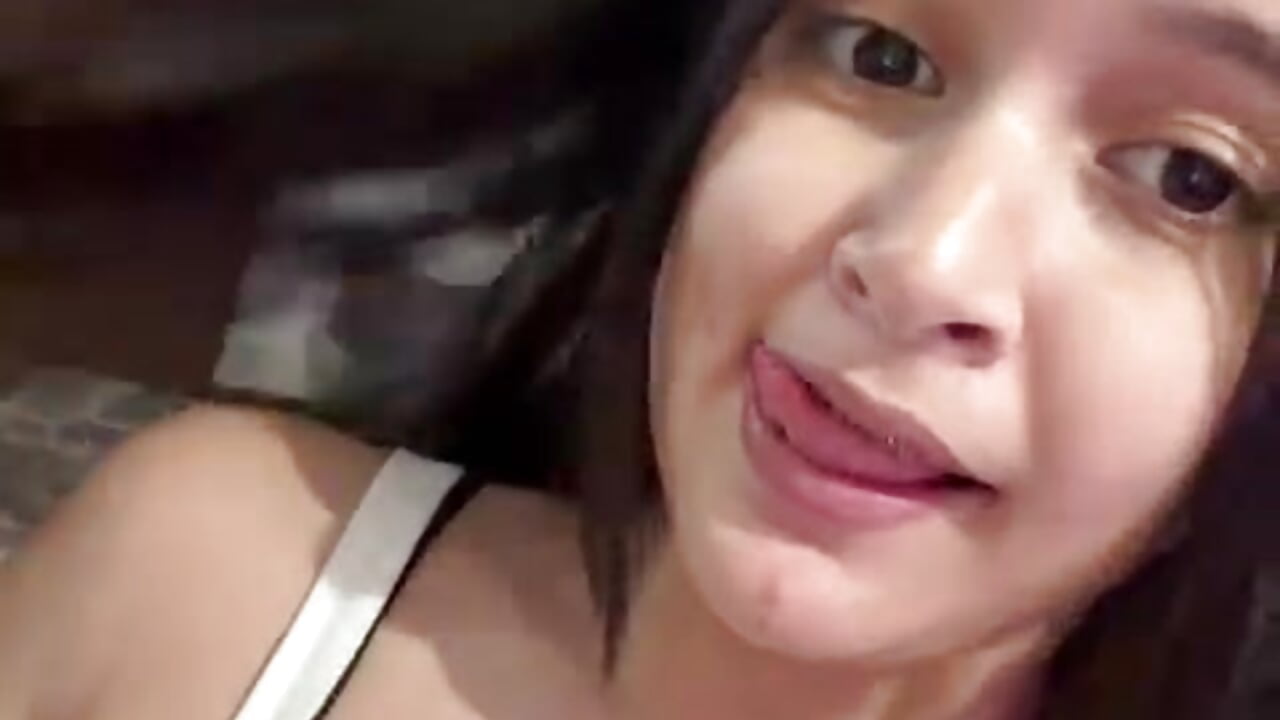 Tender young girl😏 - Emaa2_sm 캠 모델의 동영상