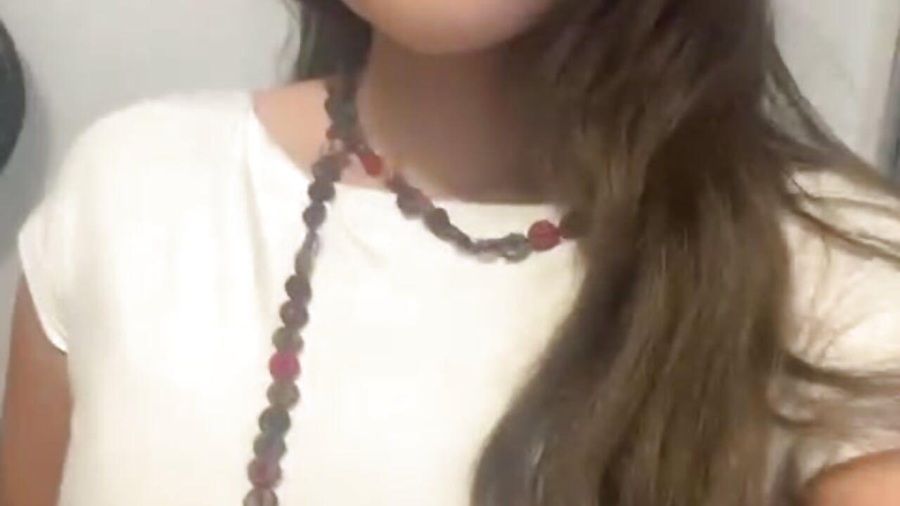 <3 - video by IsisValentine cam model