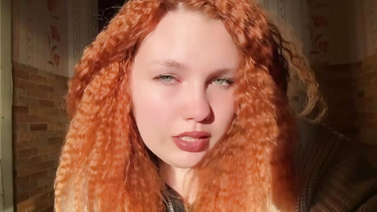 IMG_0738 - vidéo du modèle de showcams Aillia-Rous