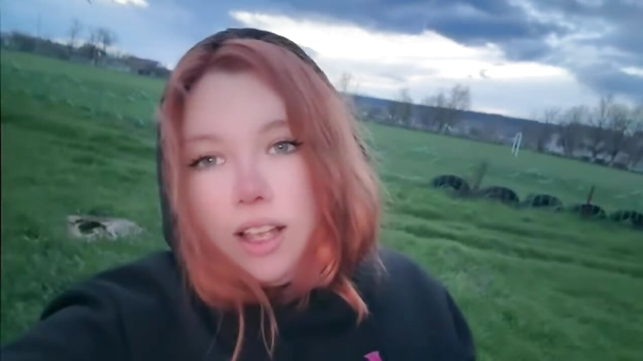 IMG_0602 - vidéo du modèle de showcams Aillia-Rous