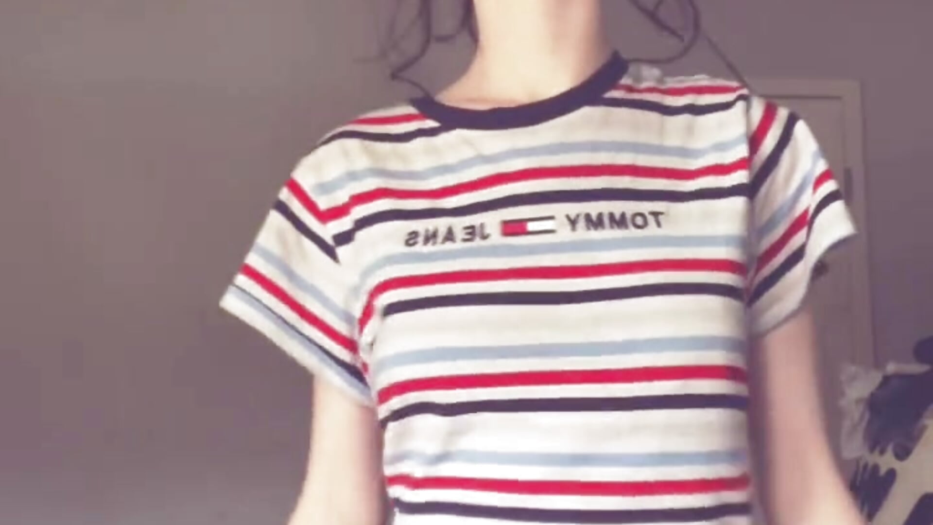 v12044gd0000d5psl0fog65rt7fdkk7g – video od webkamerové modelky Munchkinbaby72318