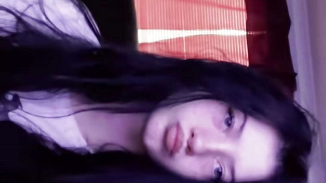 v12044gd0000d4vbkh7og65tpk4bekc0 – video od webkamerové modelky Munchkinbaby72318