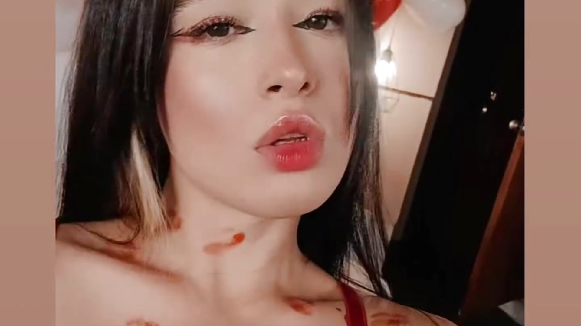 kiss - ক্যাম মডেল caroAdams01-এর ভিডিও