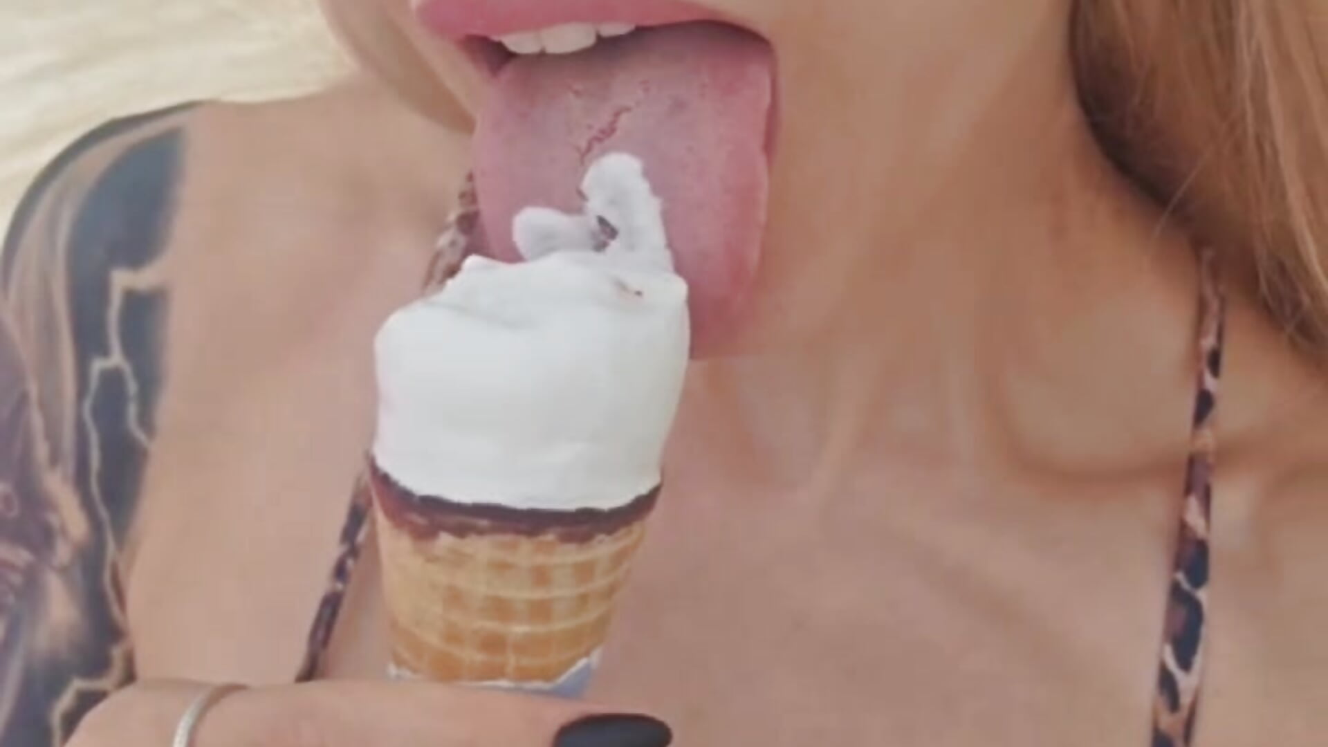 ¿Te gusta el helado? 😈 - video di Dark_princess_666 modella di cam