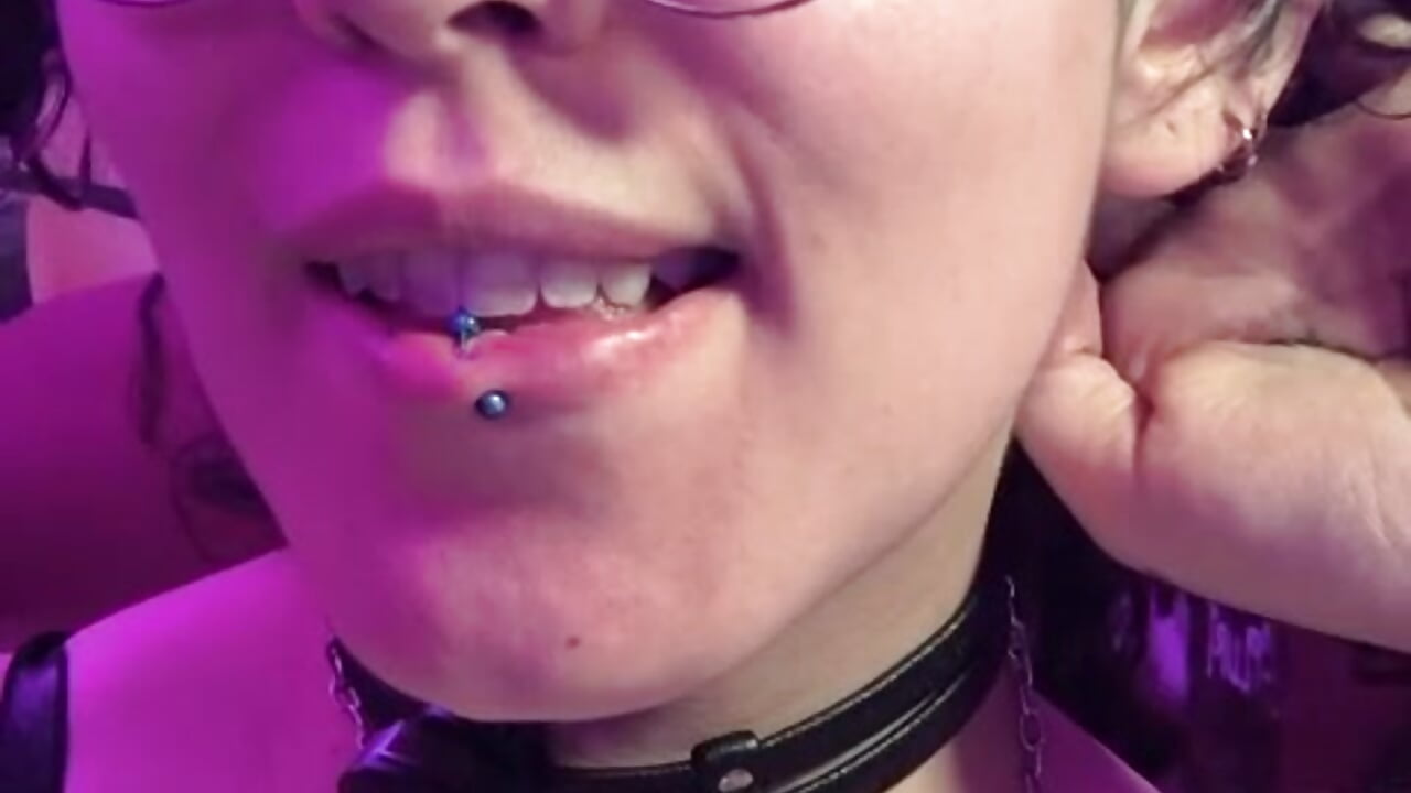 Kiss me 💋 - відео від вебкаммоделі Eris_kaosu14