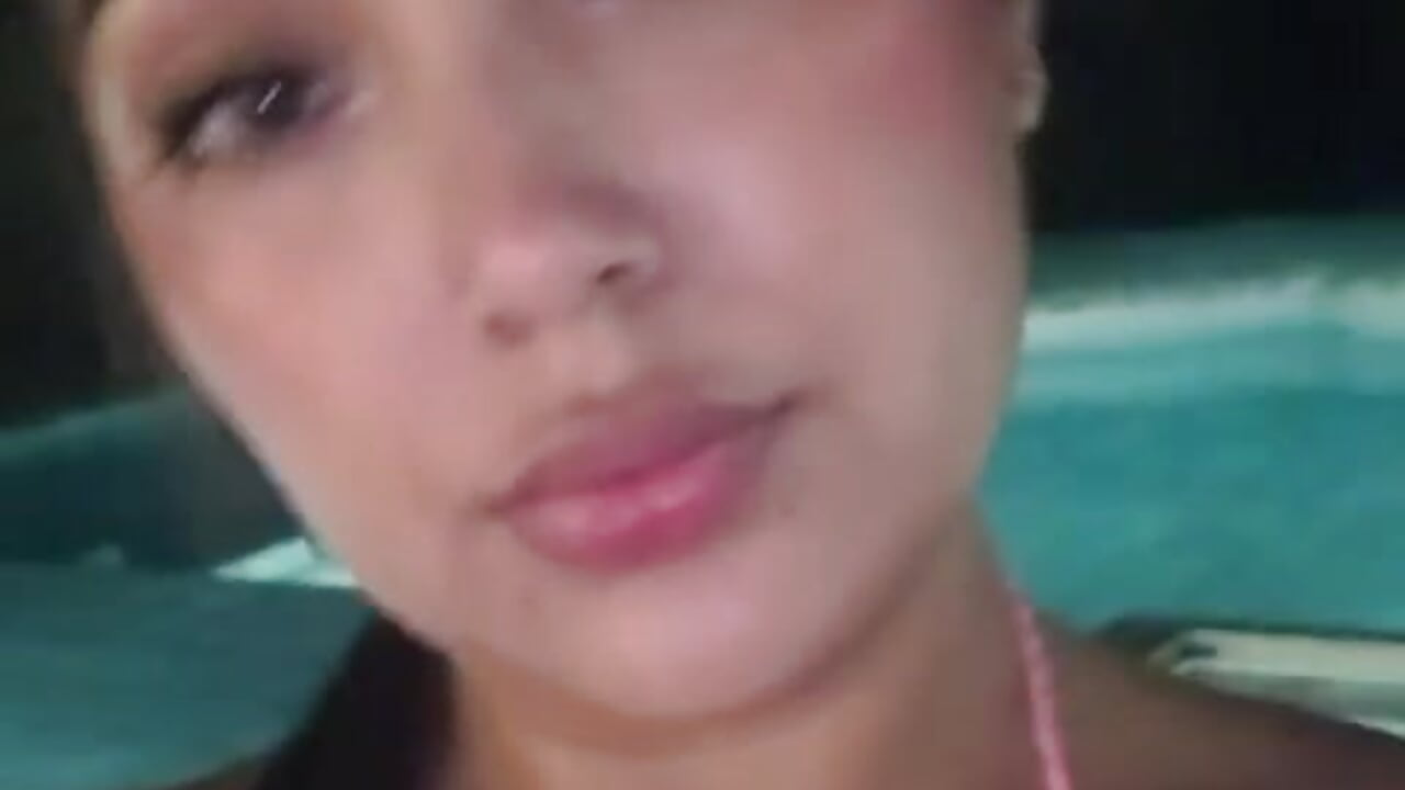 mee - vídeo de la modelo de cam sallomeX